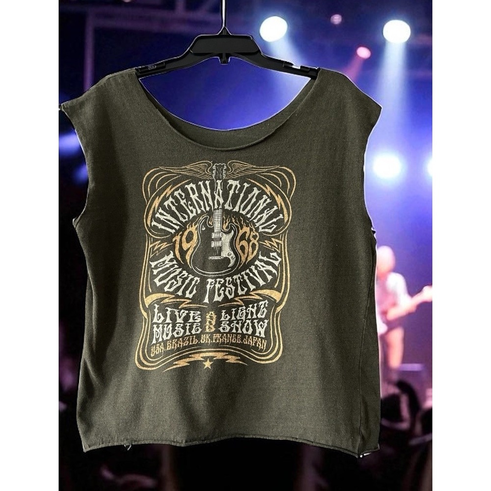 International Music Festival Graphic Tee Shirt Size XL Thrashed T Rock & Roll